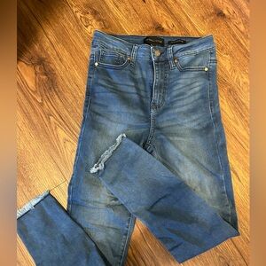 Kendall & Kylie Dark Blue The Kontour High Rise Skinny Jeans. Size 5/27